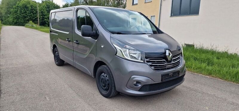 Grau Gebraucht 2016 Renault Trafic Van | 7.200 € (Guter Preis) - Bild 1/4