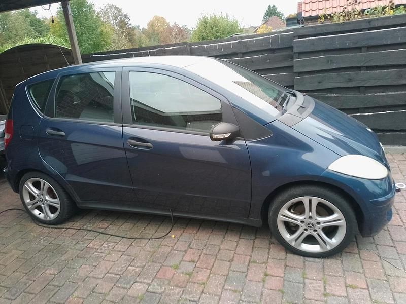 Blau Gebraucht 2005 Mercedes A200 Kleinwagen | 1.100 € (Guter Preis) - Bild 1/4