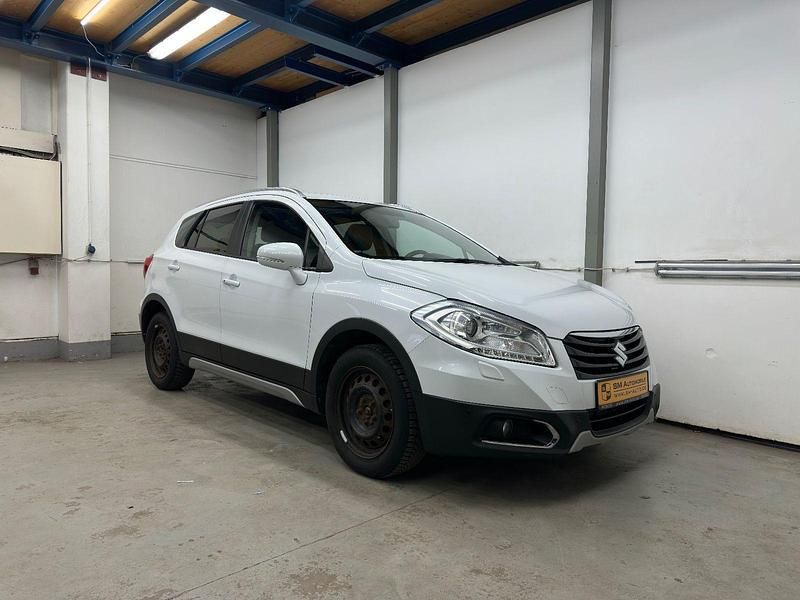Gebraucht Suzuki SX4 S-Cross Comfort+ 120 PS (88 kW) 2014 Weiß Kleinwagen