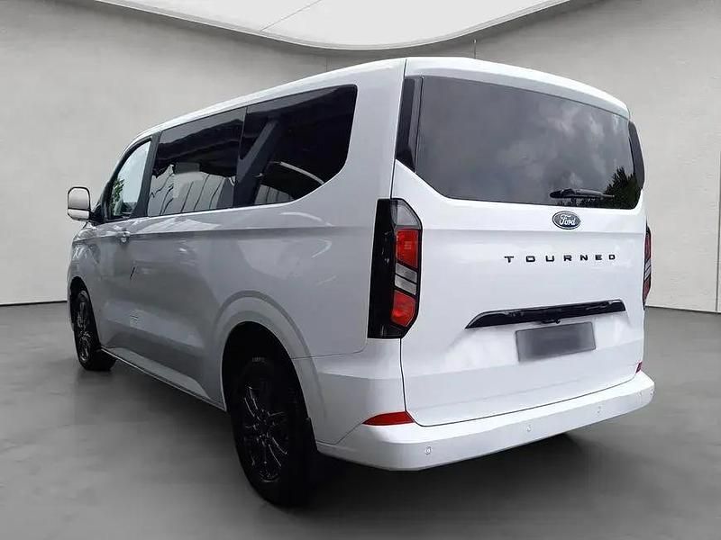 Gebraucht Ford Tourneo Custom Titanium 136 PS (100 kW) 2025 Weiß Van