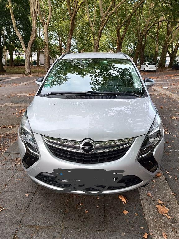 Silber Gebraucht 2013 Opel Zafira Tourer Active Van / Kleinbus | 4.000 € (Superpreis) - Bild 1/4