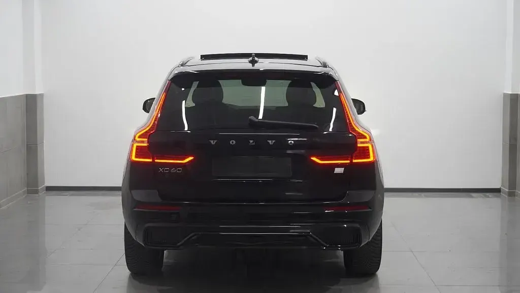 Gebraucht Volvo XC60 R-Design 398 PS (292 kW) 2022 Schwarz SUV