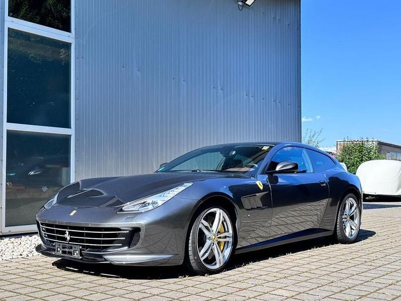 Grigio silverstone Gebraucht 2017 Ferrari GTC4Lusso Kombi | 179.900 € - Bild 1/4
