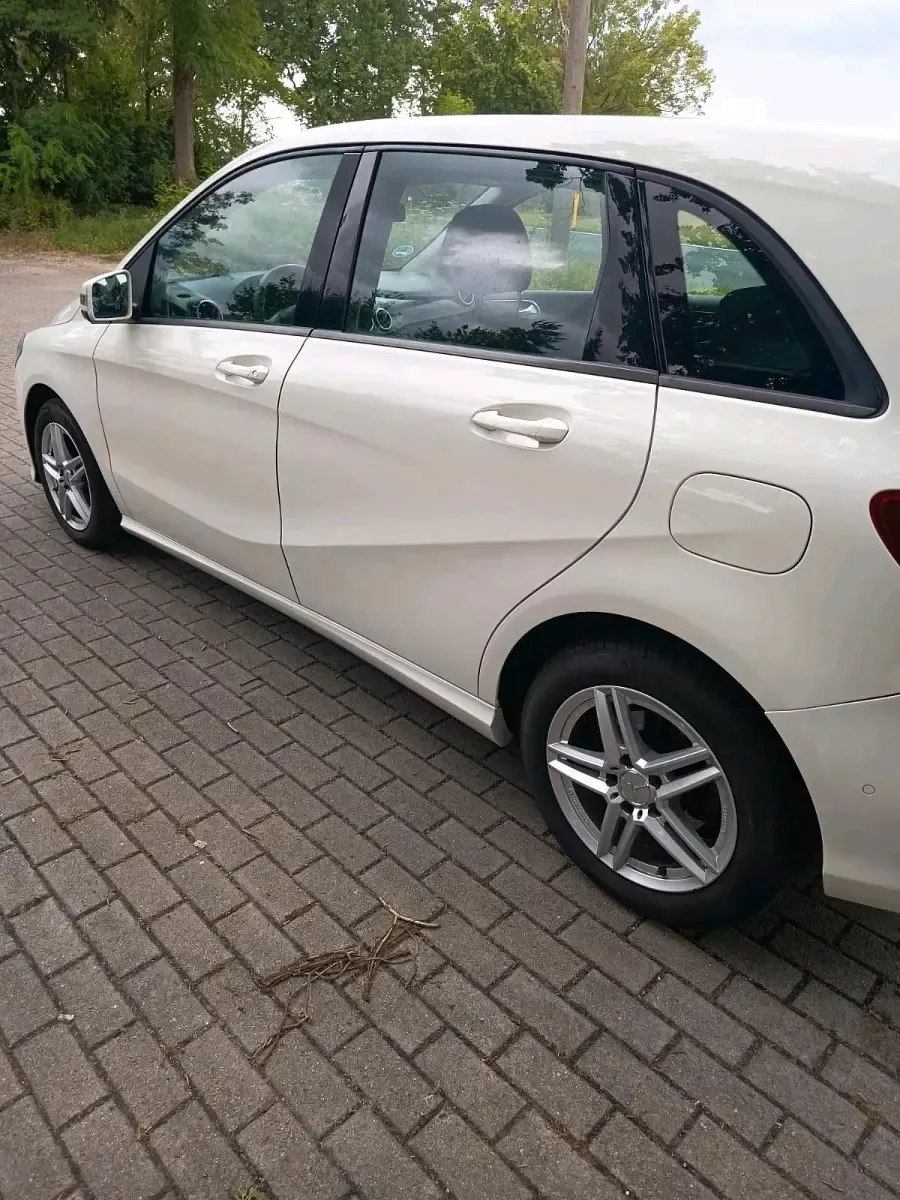 Gebraucht Mercedes C180 108 PS (79 kW) 2017 Weiß Limousine