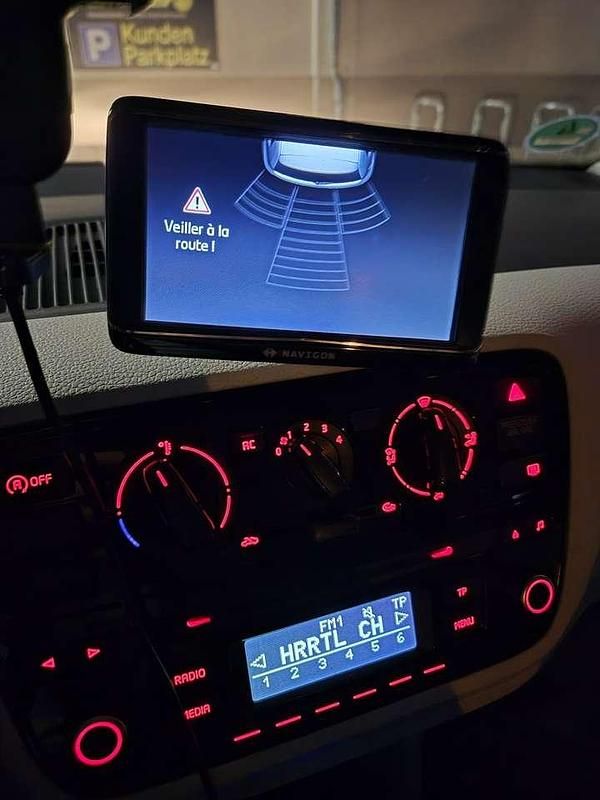 Second-hand VW up! move up! 75 CP (55 kW) 2012 Roșu Hatchback