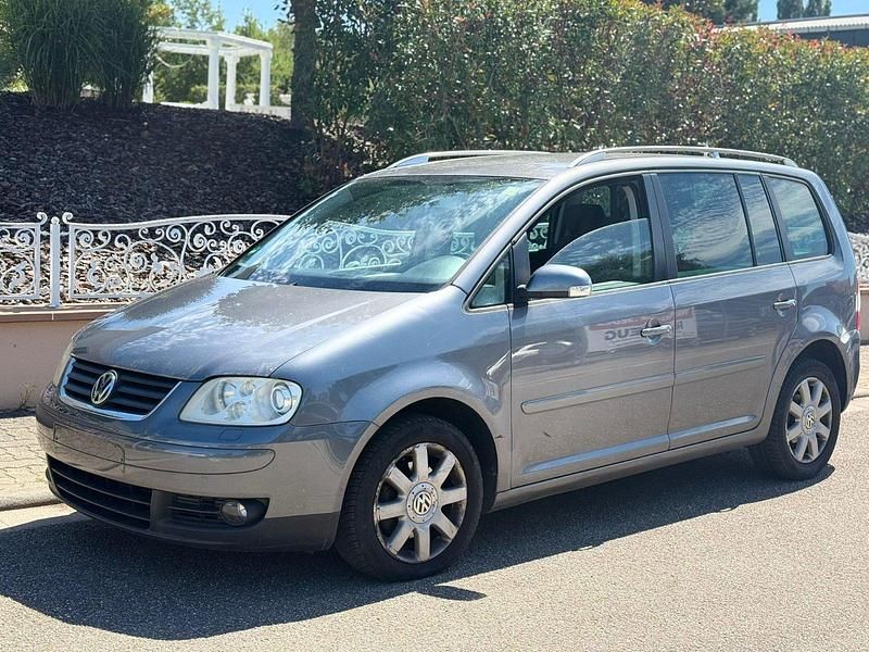 Grau Gebraucht 2005 VW Touran Van / Kleinbus | 950 € (Superpreis) - Bild 1/4