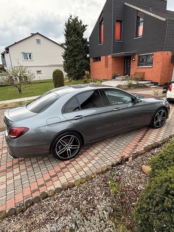Second-hand Mercedes E200 184 CP (135 kW) 2018 Gri Berlinǎ