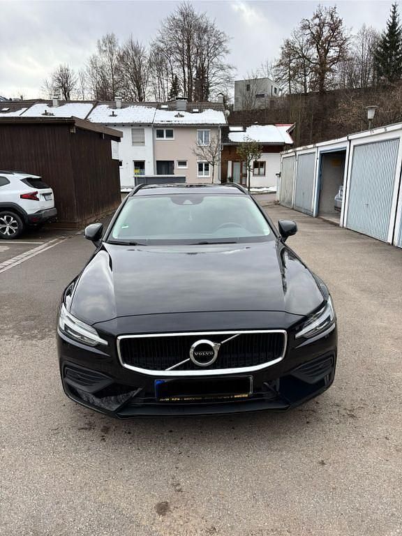 Gebraucht Volvo V60 150 PS (110 kW) 2018 Schwarz Kombi