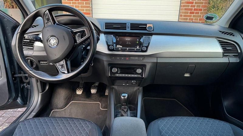 Gebraucht Skoda Fabia Drive 60 PS (44 kW) 2017 Grau Kleinwagen