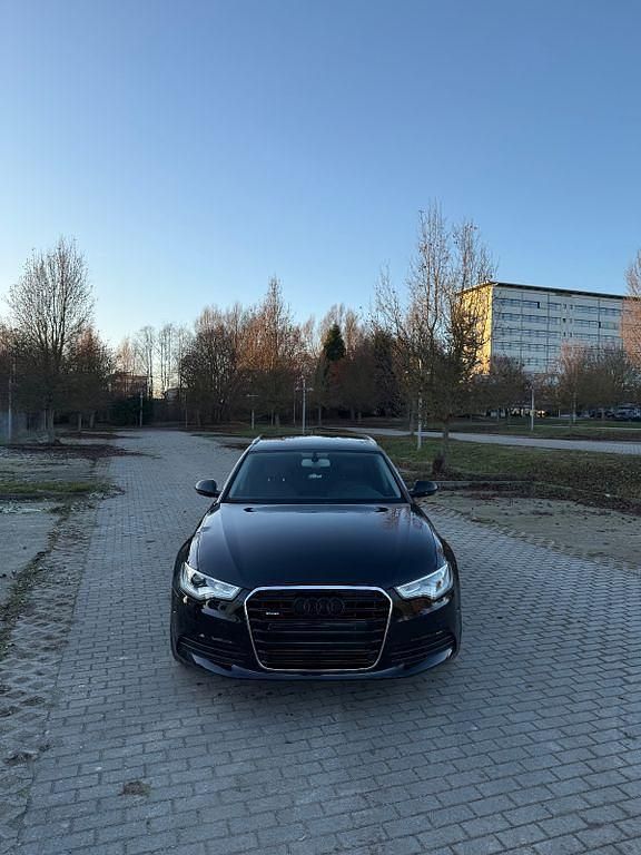 Schwarz Gebraucht 2013 Audi A6 Ambiente Kombi | 12.900 € (Fairer Preis) - Bild 1/4