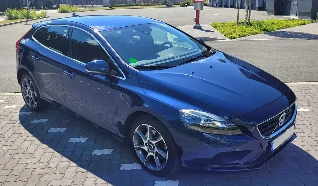 Gebraucht Volvo V40 Ocean Race 122 PS (89 kW) 2015 Blau Limousine