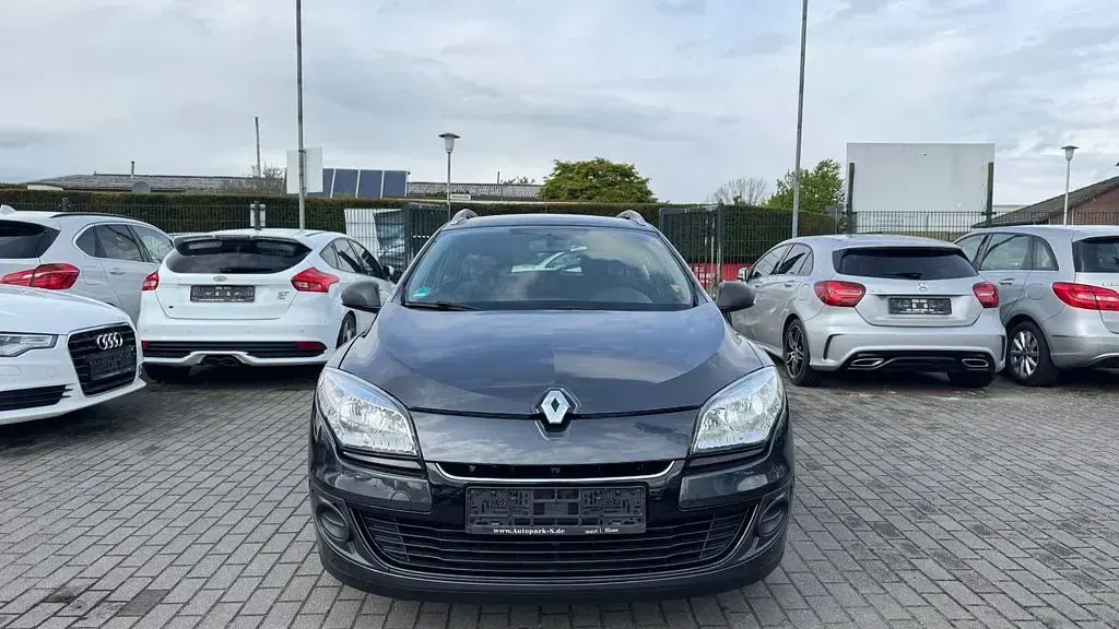 Używany Renault Mégane 101 KM (74 kW) 2012 Czarny Sedan/Limuzyna