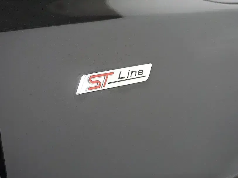 Gebraucht Ford Focus ST-Line X 155 PS (114 kW) 2024 Schwarz Limousine