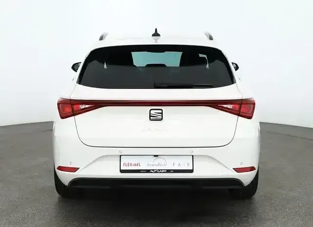 Gebraucht Seat Leon 115 PS (84 kW) 2022 Weiss