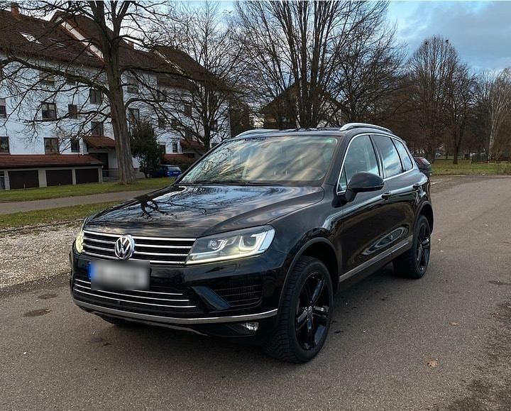 Schwarz Gebraucht 2015 VW Touareg R-line SUV | 21.699 € (Etwas zu teuer) - Bild 1/4