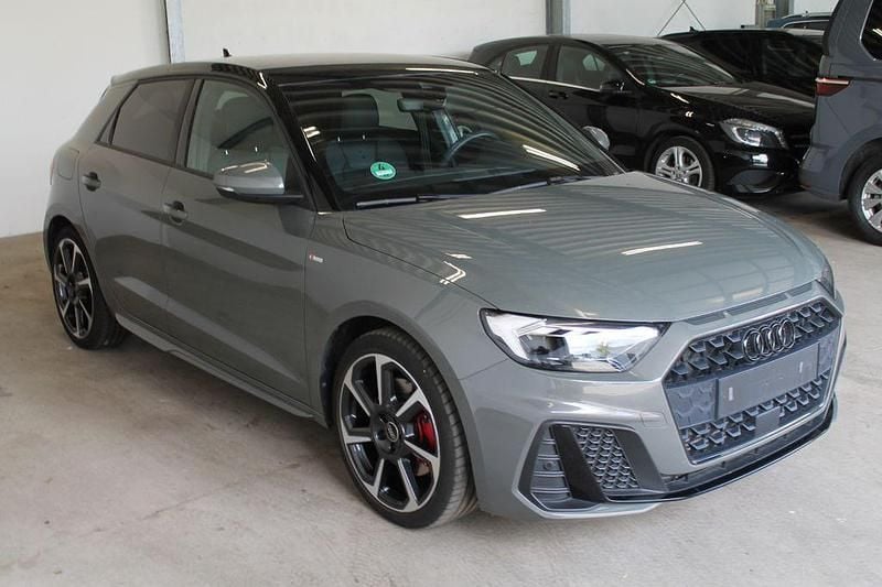 Grau Gebraucht 2023 Audi A1 Sportback S-Line Kleinwagen | 28.950 € (Fairer Preis) - Bild 1/4