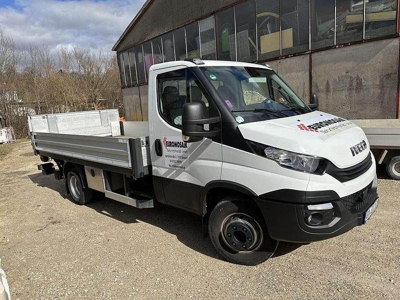 Gebraucht Iveco Daily 179 PS (131 kW) 2019 Van