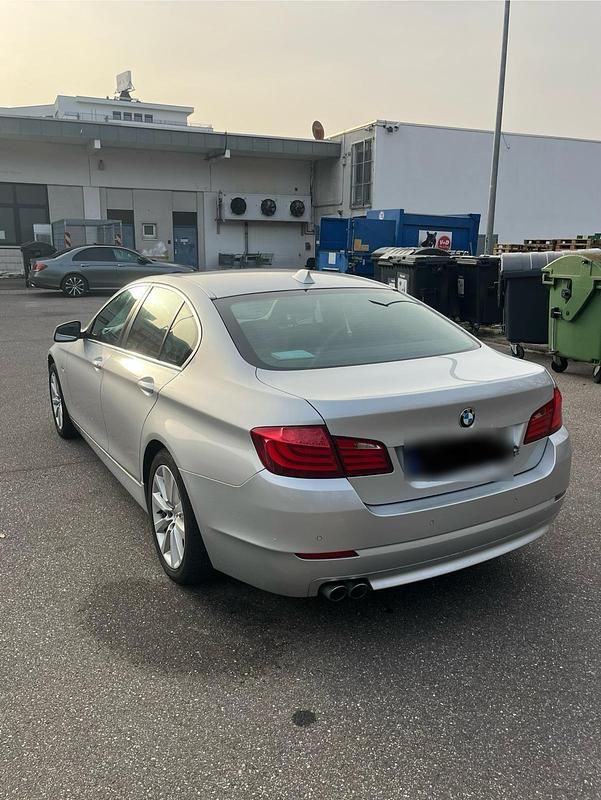 Gebraucht BMW 520 184 PS (135 kW) 2012 Silber Limousine