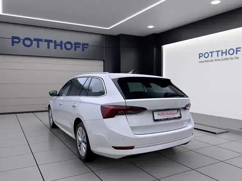 Gebraucht Skoda Octavia Style 150 PS (110 kW) 2023 Candyweiß Kombi