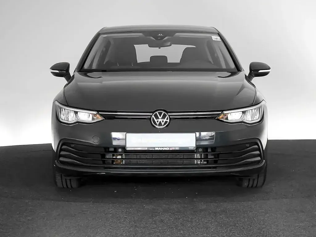 Gebraucht VW Golf VIII Life 131 PS (96 kW) 2024 Uranograu Limousine