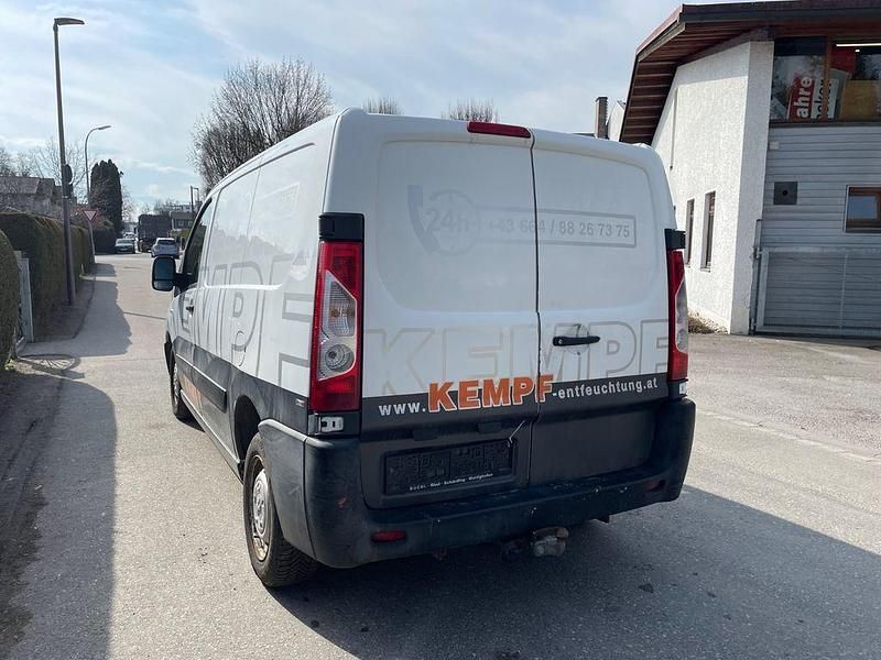 Gebraucht Peugeot Expert 128 PS (94 kW) 2014 Weiß Van