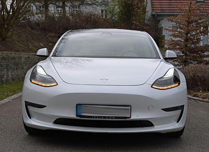 Gebraucht Tesla Model 3 350 kW (476 PS) 2021 Weiß Limousine