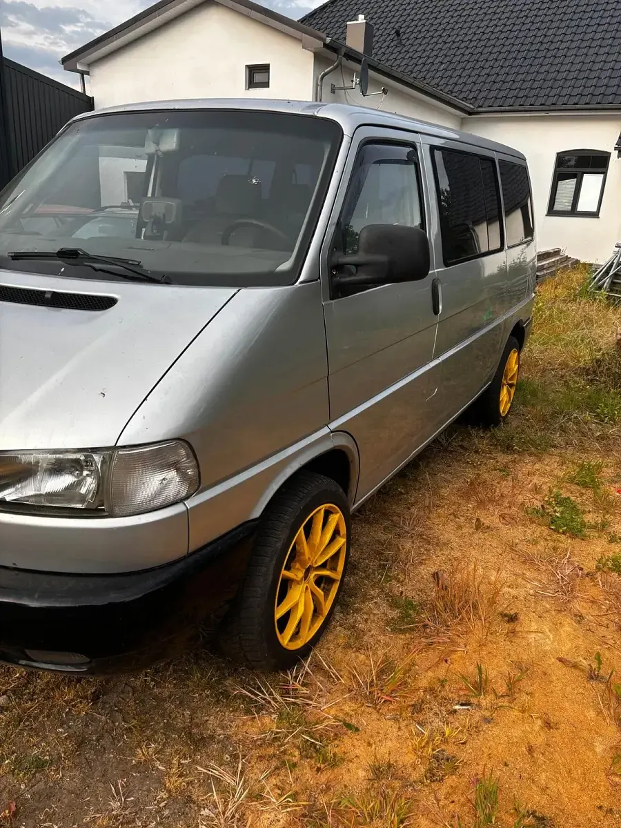 Gebraucht VW Caravelle 102 PS (75 kW) 2001 Silber Van