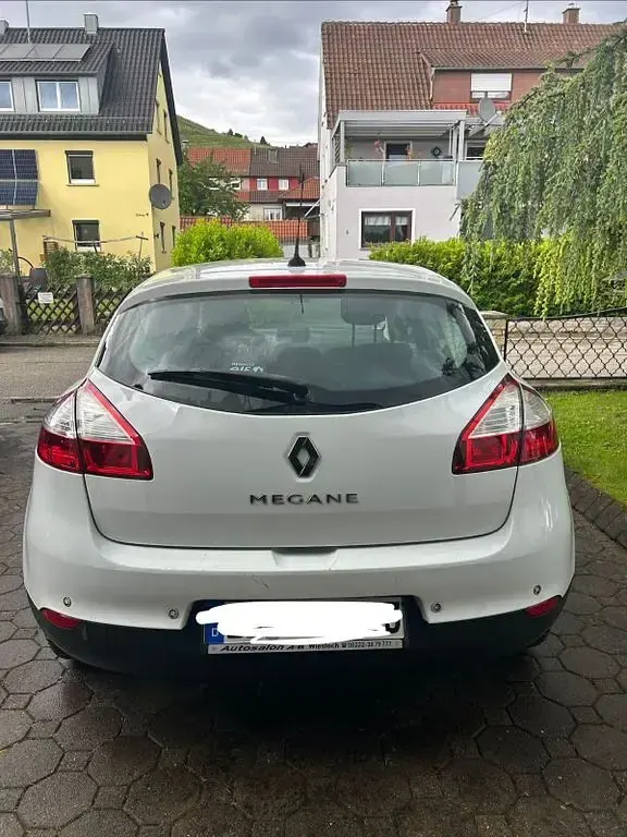 Gebraucht Renault Mégane 101 PS (74 kW) 2013 Weiß Limousine