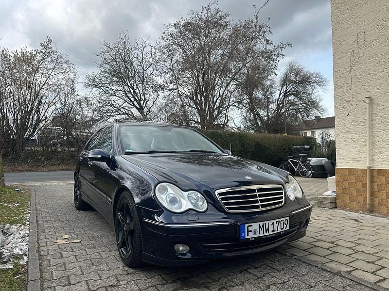 Gebraucht Mercedes C320 Avantgarde 224 PS (164 kW) 2006 Blau Limousine
