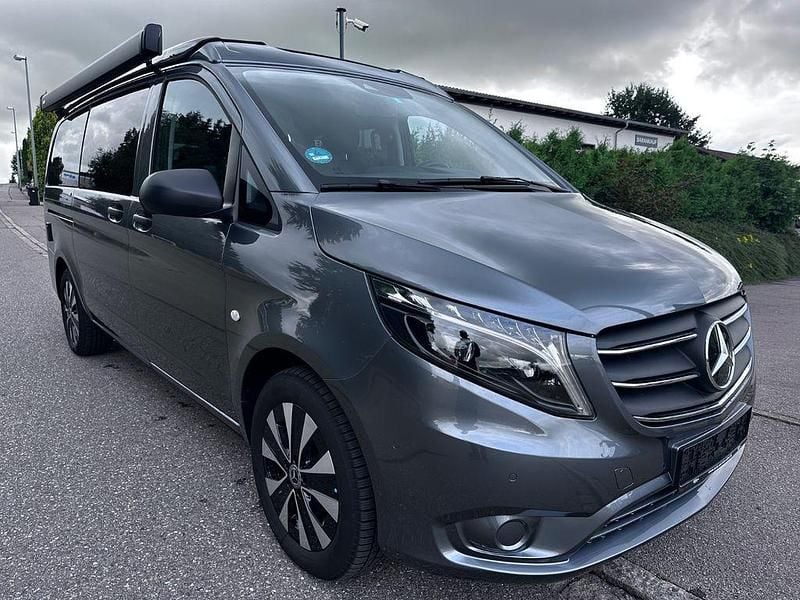 Grau Gebraucht 2024 Mercedes Vito Van / Kleinbus | 59.900 € - Bild 1/4