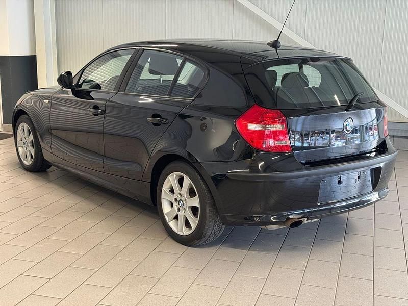 Gebraucht BMW 116 Advantage 122 PS (89 kW) 2010 Schwarz Kleinwagen