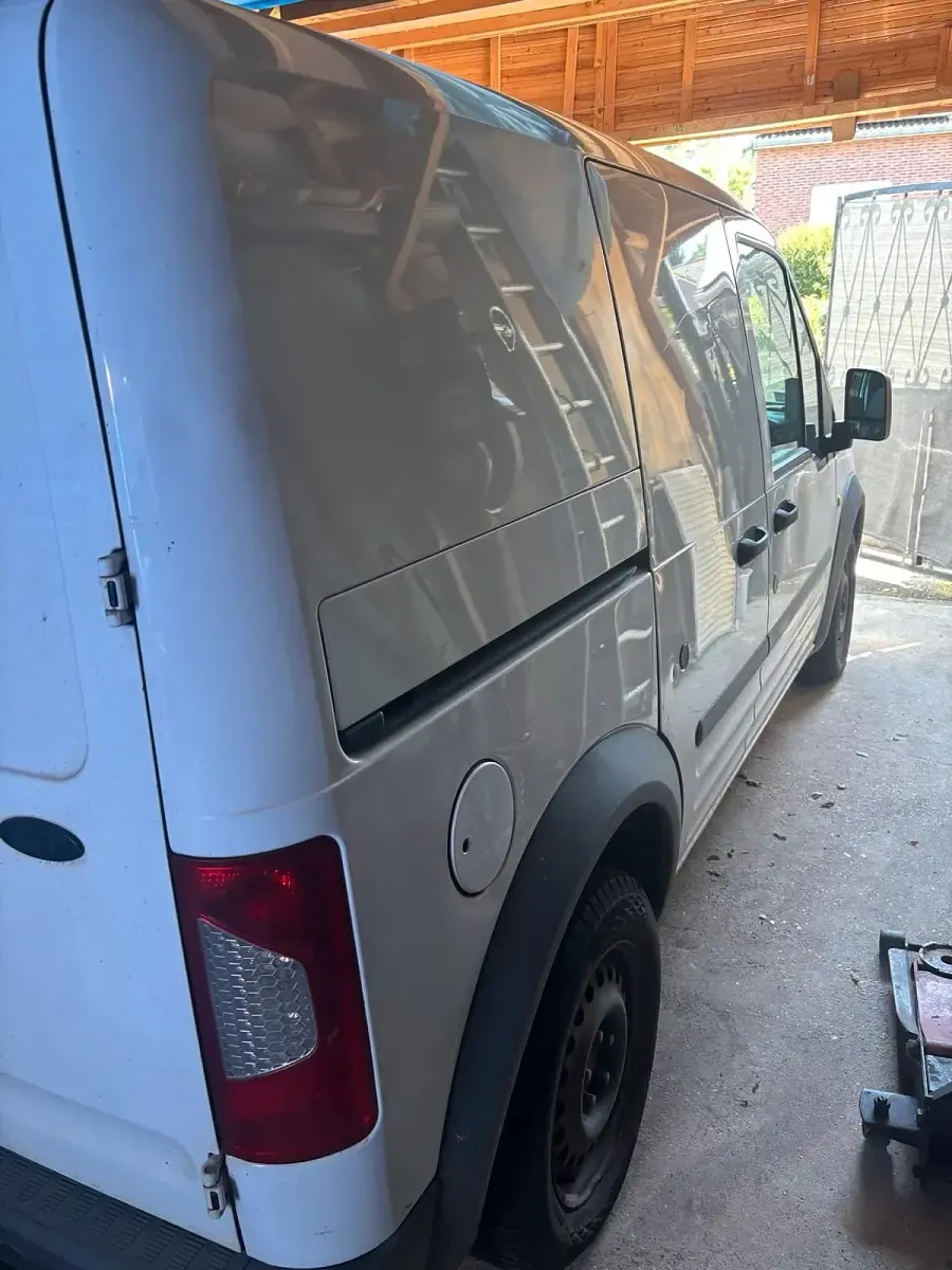 Gebraucht Ford Transit Connect 90 PS (66 kW) 2011 Weiß Van / Kleinbus