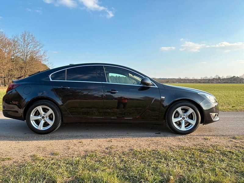 Gebraucht Opel Insignia 136 PS (100 kW) 2016 Schwarz Limousine