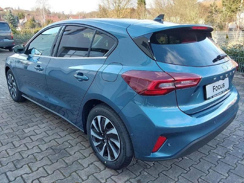 Neu Ford Focus Titanium X 155 PS (114 kW) 2026 Blau Limousine