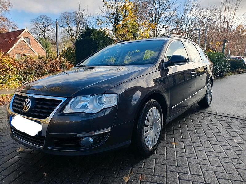 Grau Gebraucht 2010 VW Passat Kombi | 4.999 € (Etwas zu teuer) - Bild 1/4
