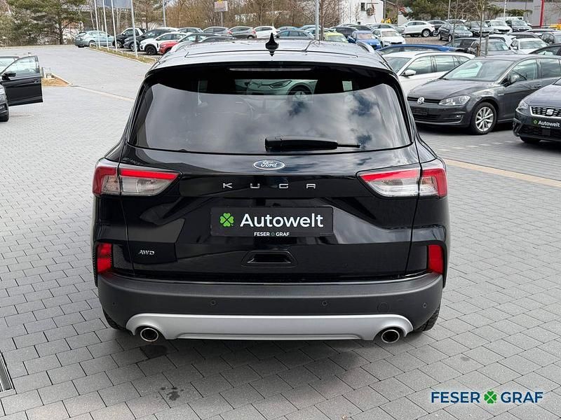 Usado Ford Kuga Titanium 190 HP (139 kW) 2020 Preto SUV