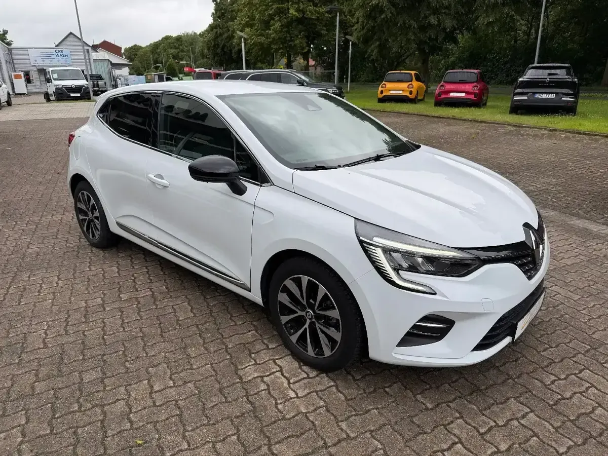 Gebraucht Renault Clio Techno 91 PS (66 kW) 2023 Arktisweiß Kleinwagen