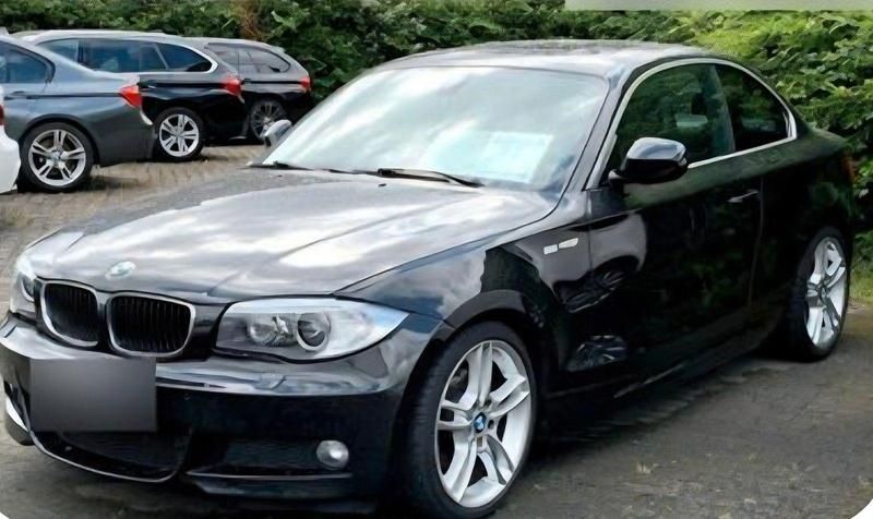 Schwarz Gebraucht 2011 BMW 120 Coupé Coupé | 8.700 € (Fairer Preis) - Bild 1/4
