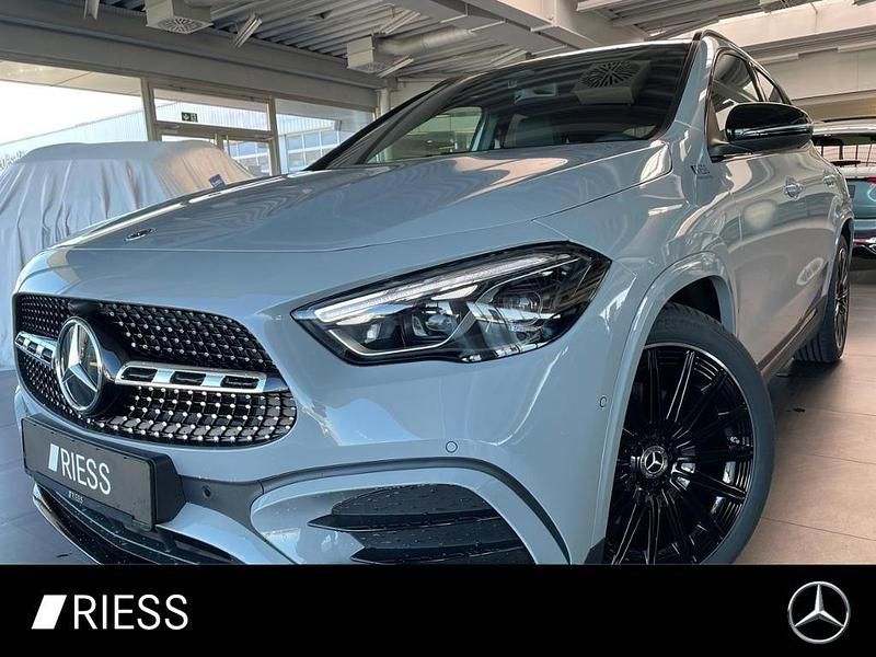 Grau Gebraucht 2025 Mercedes GLA180 Night SUV | 44.888 € (Fairer Preis) - Bild 1/4