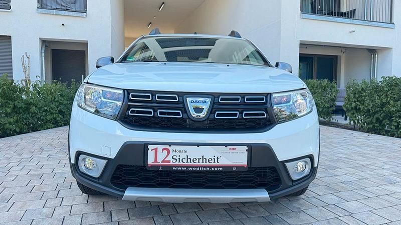 Gebraucht Dacia Sandero Celebration 90 PS (66 kW) 2019 Weiß Kleinwagen