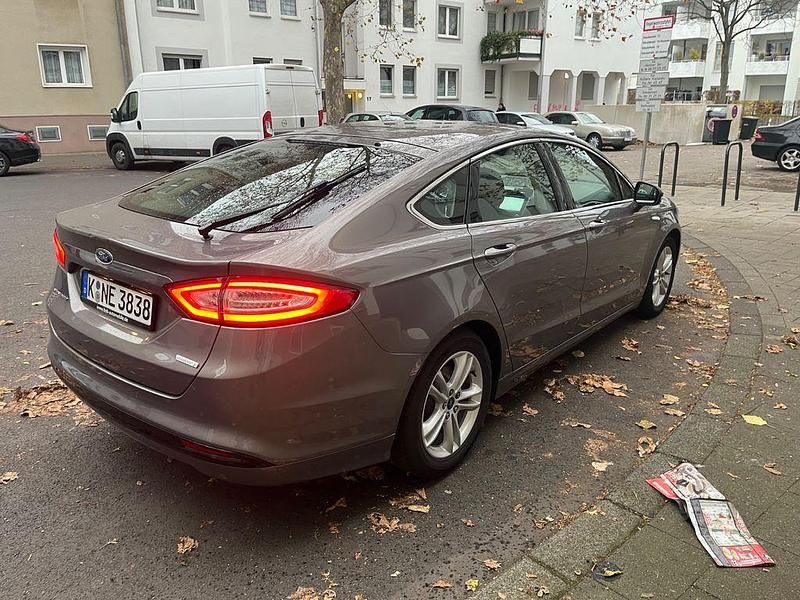Gebraucht Ford Mondeo Titanium 160 PS (117 kW) 2015 Limousine