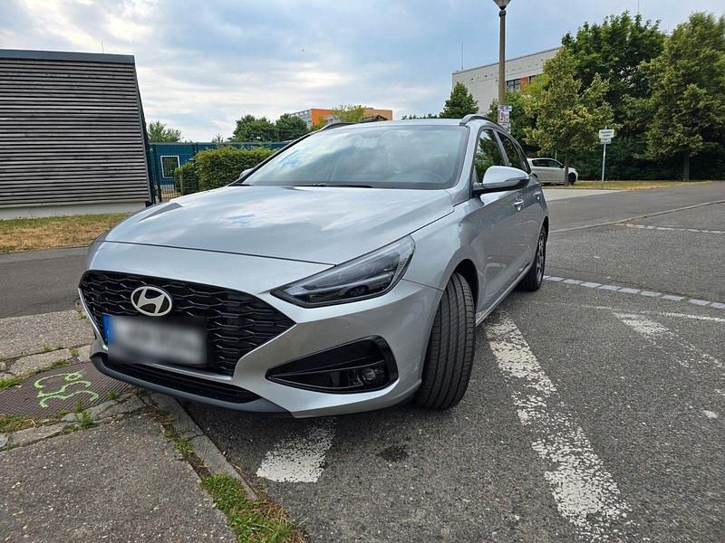 Gebraucht Hyundai i30 Advantage 101 PS (74 kW) 2024 Grau Kombi