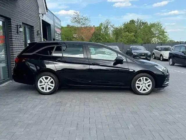 Gebraucht Opel Astra Edition 110 PS (80 kW) 2019 Schwarz Kombi