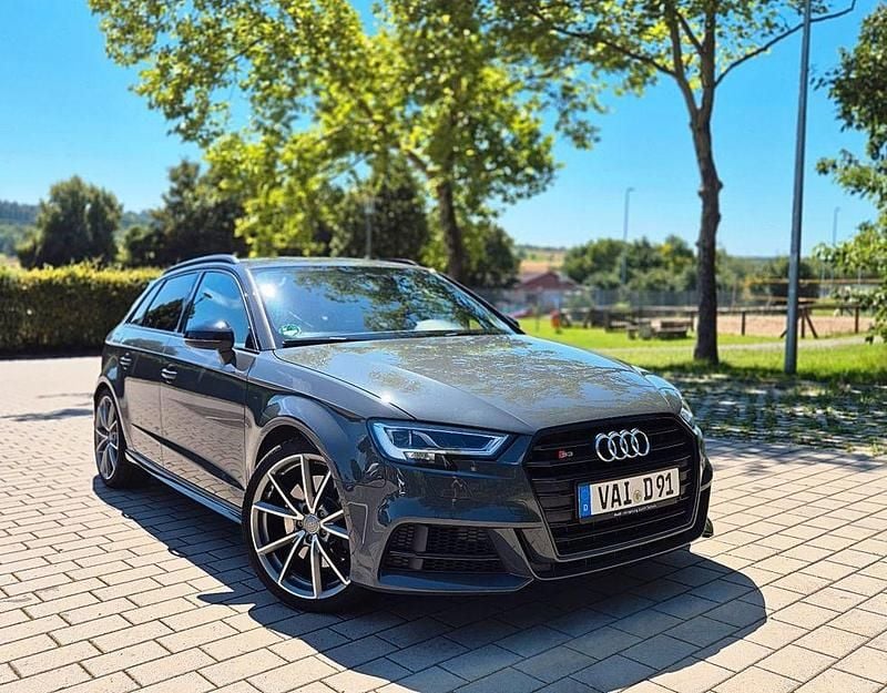 Grau Gebraucht 2018 Audi S3 Sport Limousine | 29.400 € (Fairer Preis) - Bild 1/4