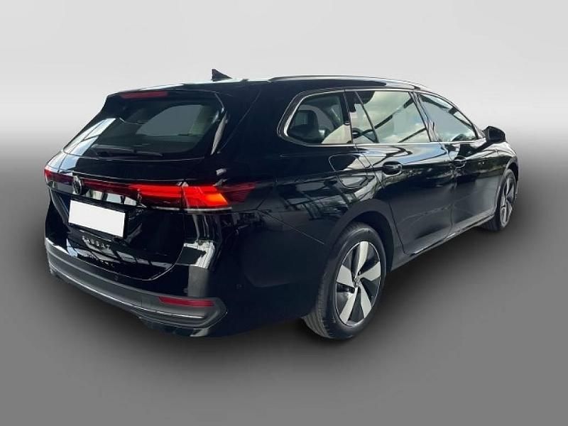 Gebraucht VW Passat IQ Drive 150 PS (110 kW) 2025 Schwarz Kombi