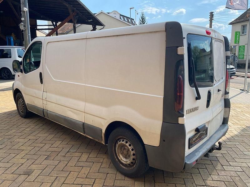 Gebraucht Renault Trafic 82 PS (60 kW) 2005 False Van / Kleinbus