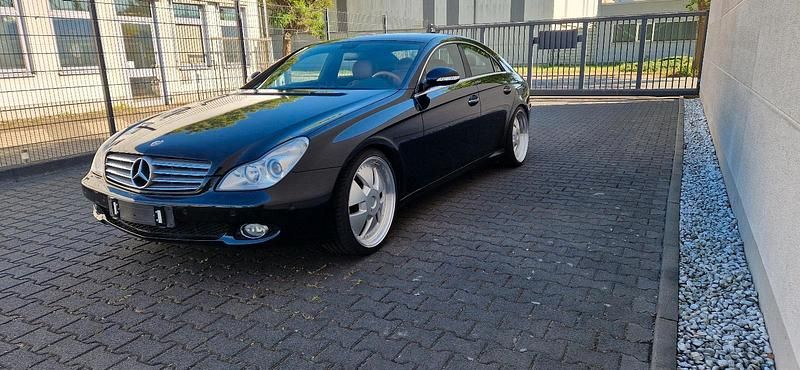Schwarz Gebraucht 2008 Mercedes CLS350 Coupé | 12.999 € (Fairer Preis) - Bild 1/4