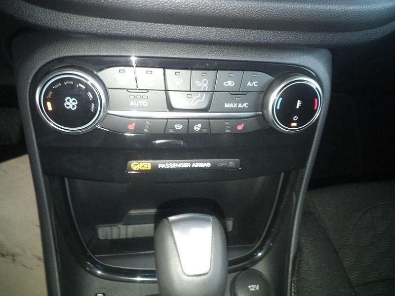 Gebraucht Ford Puma Titanium 125 PS (91 kW) 2024 Rot SUV