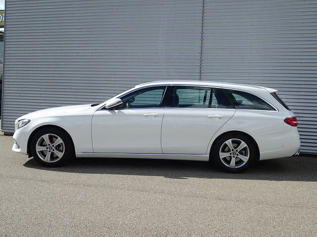 Gebraucht Mercedes E250 Avantgarde 211 PS (155 kW) 2017 Polarweiss  unilack Kombi