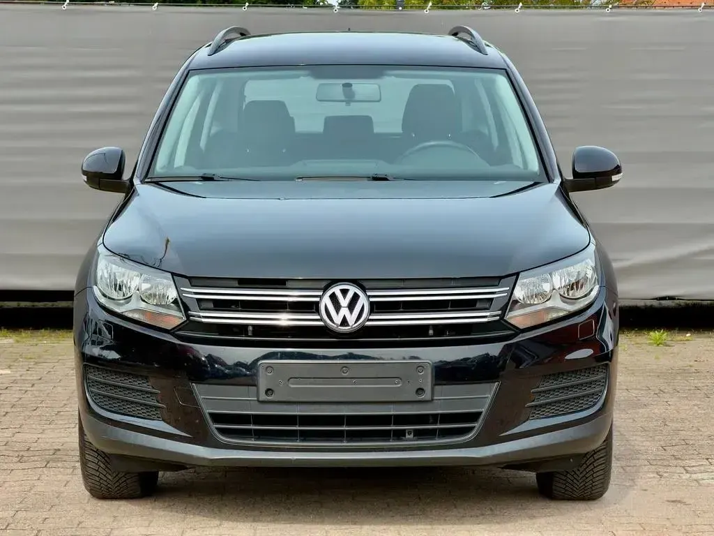 Gebraucht VW Tiguan Trendline 122 PS (89 kW) 2015 Schwarz SUV